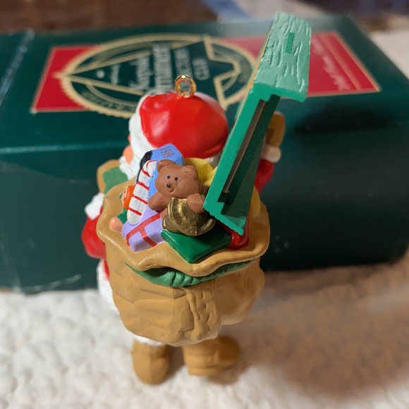 Vintage 1989 “Visit From Santa” Hallmark Collector’s Club Members Ornament w/Box - Picture 6 of 13
